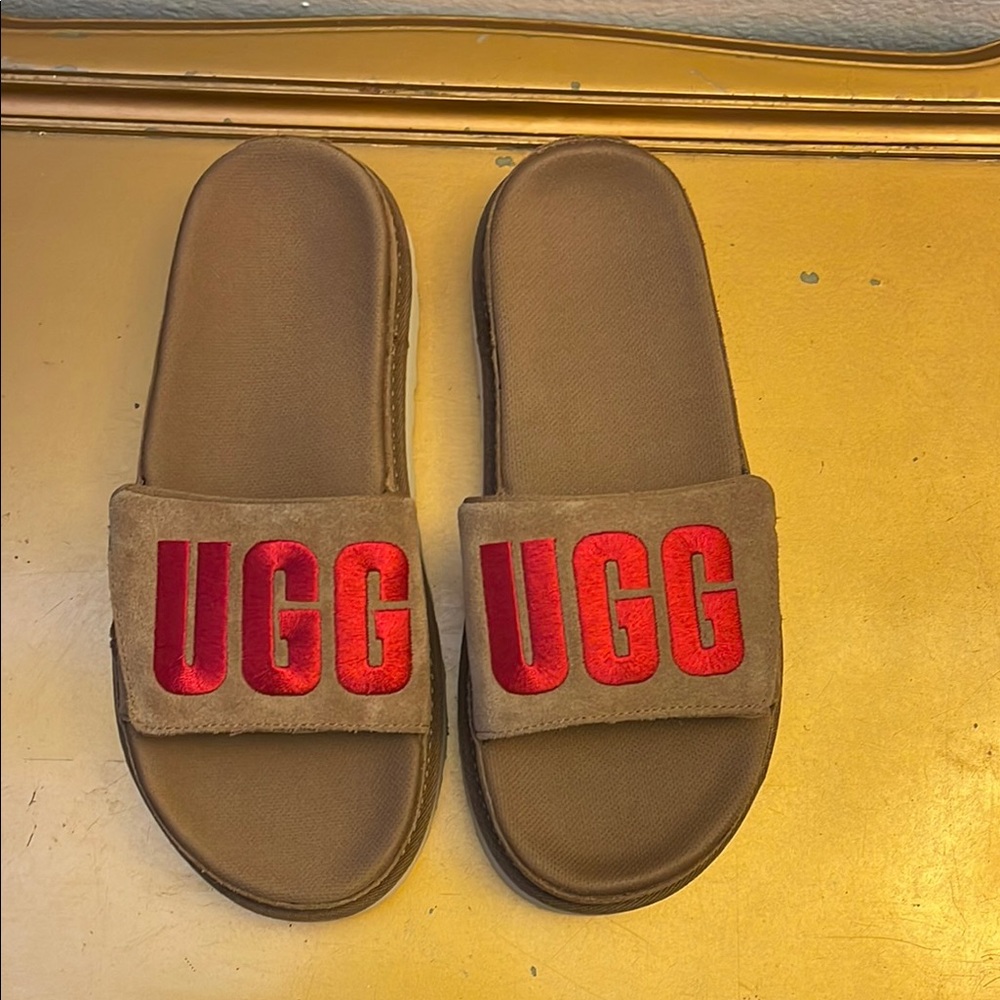 BRAND NEW UGG LATON SLIDES!!!